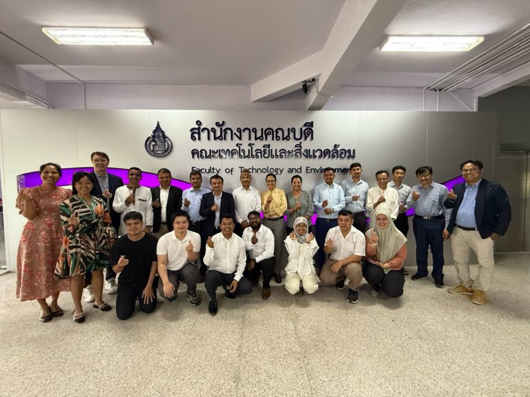 คณะเทคโนโลยีและสิ่งแวดล้อม ม.อ.ภูเก็ต จัดกิจกรรม “คณบดีพบนักศึกษาบัณฑิตศึกษา” ต้อนรับนักศึกษาต่างชาติ