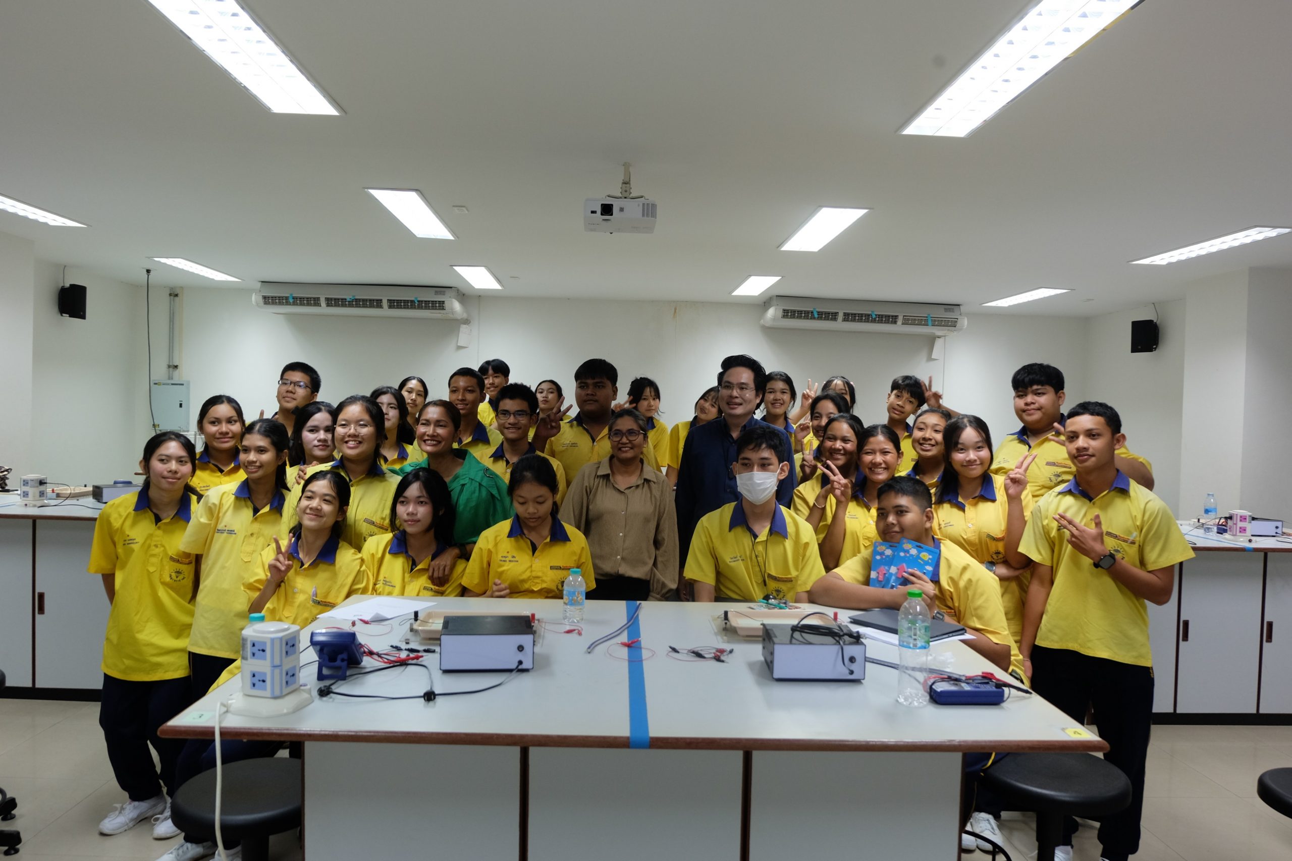 คณะเทคโนโลยีและสิ่งแวดล้อม ม.อ.ภูเก็ต จัดโครงการส่งเสริมทักษะด้านคณิตศาสตร์ และวิทยาศาสตร์ สำหรับนักเรียนระดับชั้นมัธยมศึกษาปีที่ 4 โรงเรียนดีบุกพังงาวิทยายน
