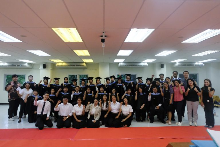 บรรยากาศการฝึกซ้อมย่อยบัณฑิต คณะเทคโนโลยีและสิ่งแวดล้อม ประจำปีการศึกษา 2567