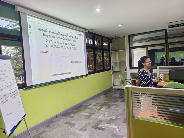 ภาพบรรยากาศ โครงการอบรมการใช้โปรแกรมคอมพิวเตอร์ที่จำเป็นสำหรับนักศึกษา คณะเทคโนโลยีและสิ่งแวดล้อม ในหัวข้อ “โปรแกรมการคำนวณทางสถิติ (โปรแกรม Excel) ครั้งที่ 1”