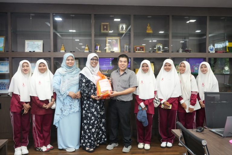 คณะเทคโนโลยีและสิ่งแวดล้อม ร่วมต้อนรับคณะครูและนักเรียนจากโรงเรียนเตรียมศึกษาวิทยา จังหวัดปัตตานี