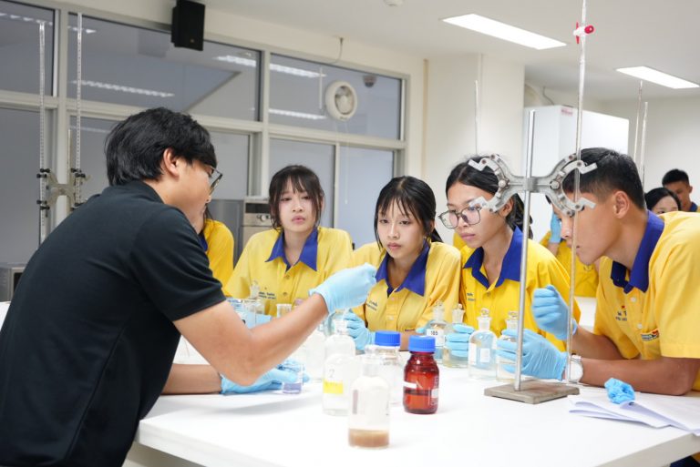 คณะเทคโนโลยีและสิ่งแวดล้อม จัดโครงการฝึกปฏิบัติการด้านวิทยาศาสตร์ เทคโนโลยี และสิ่งแวดล้อม โรงเรียนดีบุกพังงาวิทยายน