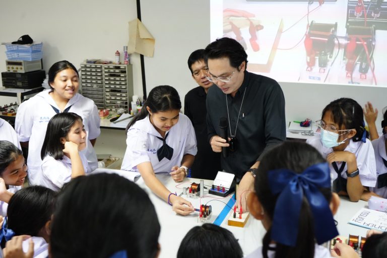 คณะเทคโนโลยีและสิ่งแวดล้อม จัดโครงการส่งเสริมทักษะการปฏิบัติการทางด้านวิทยาศาสตร์ ให้นักเรียนโรงเรียนสตรีภูเก็ต