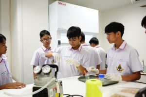 คณะเทคโนโลยีและสิ่งแวดล้อม จัดโครงการ “ค่ายเสริมทักษะวิทยาศาสตร์และเทคโนโลยี สำหรับโรงเรียนเฉลิมพระเกียรติสมเด็จพระศรีนครินทร์ ภูเก็ต ในพระราชูปถัมภ์สมเด็จพระเทพรัตนราชสุดาฯ สยามบรมราชกุมารี”