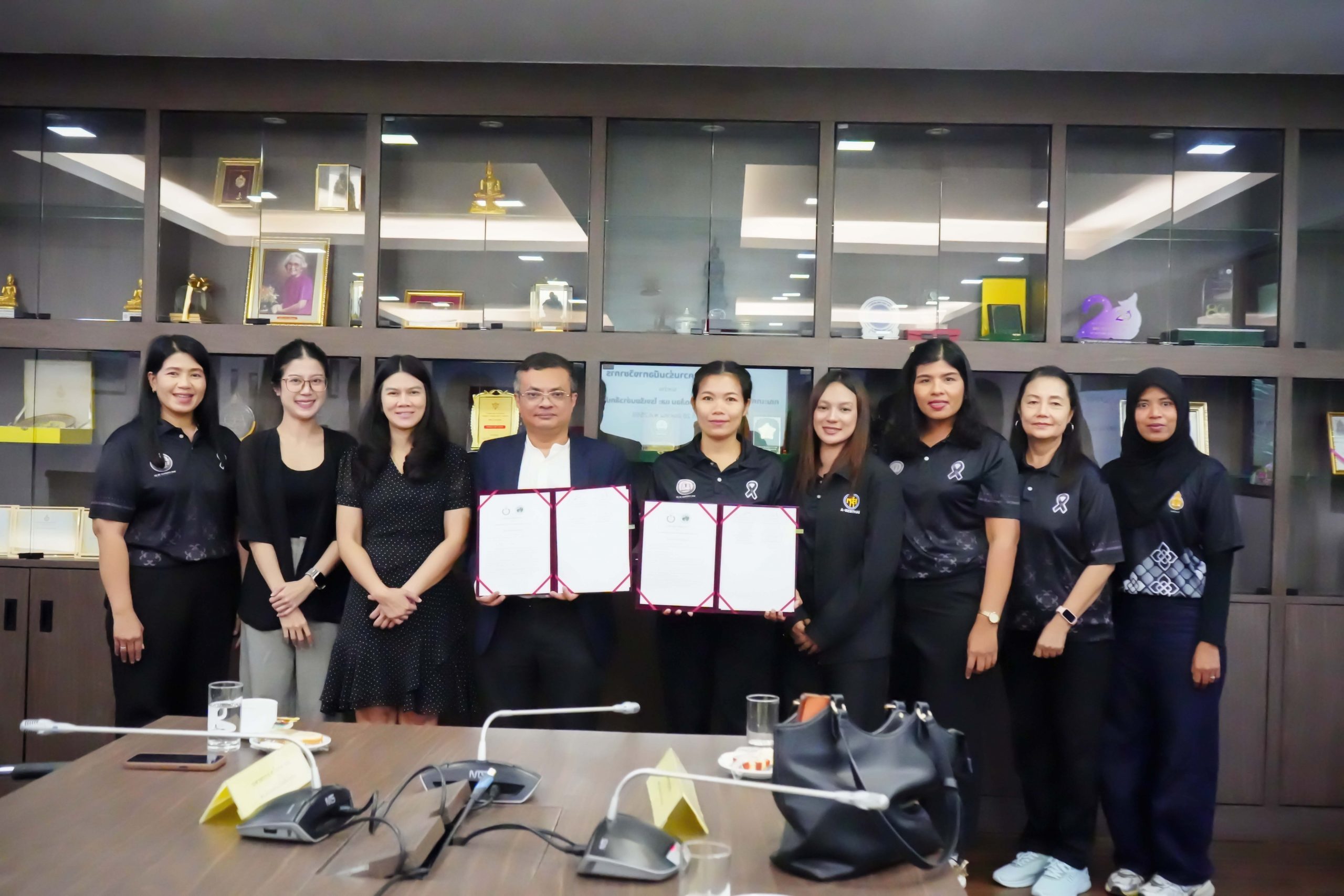 คณะเทคโนโลยีและสิ่งแวดล้อม ม.อ.ภูเก็ต ลงนามความร่วมมือทางวิชาการร่วมกับโรงเรียนอ่าวลึกประชาสรรค์ จังหวัดกระบี่ ส่งเสริมการเรียนรู้วิทยาศาสตร์–สิ่งแวดล้อม